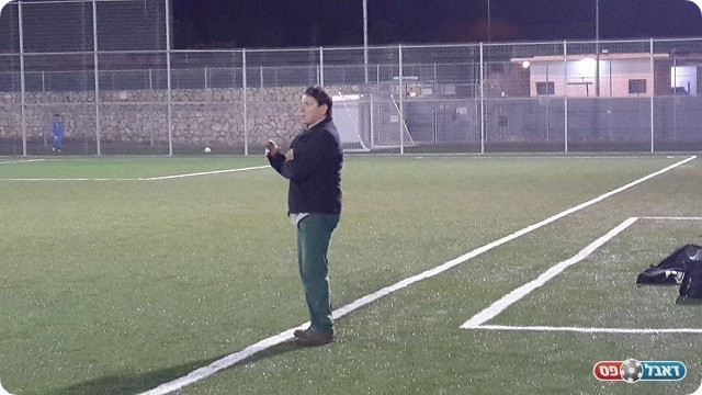 אמר לשחקניו "אתם מביישים אותי". שלמה לירן, מאמן רמות מנשה/מגידו (זיו אמויאל)